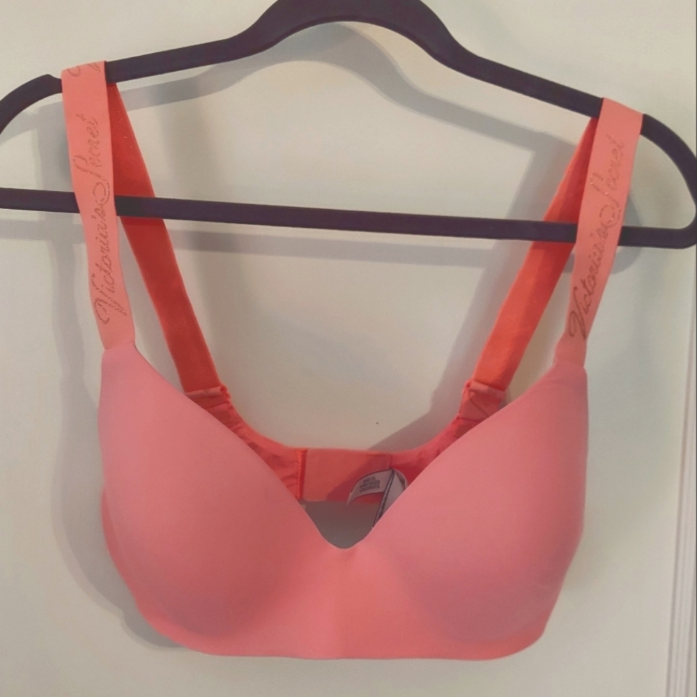 Victoria's Secret Wireless T Shirt Bra